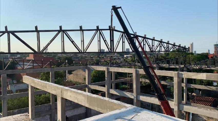 Galpón y Bloque de Oficinas — Estructura metálica, cerramientos y oficinas interiores